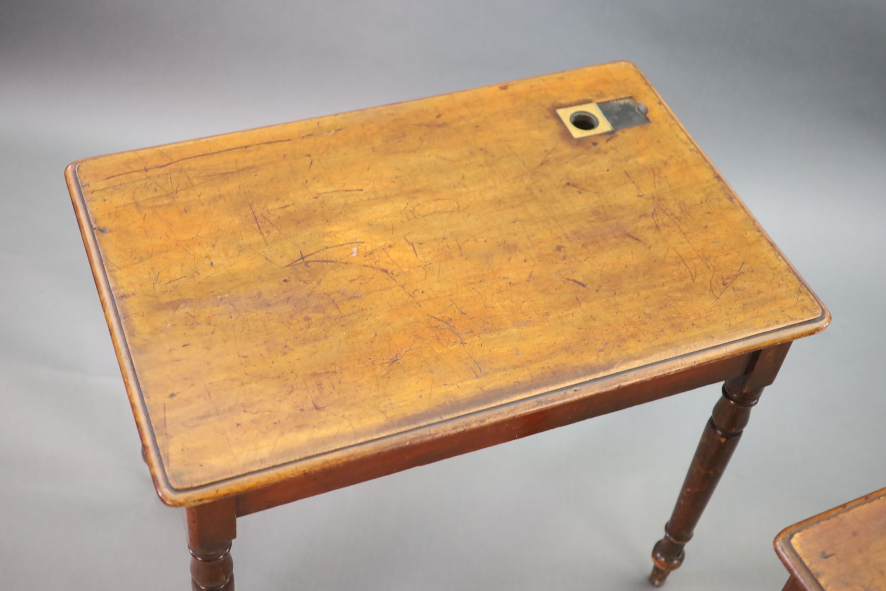 A pair of Victorian mahogany writing tables, W.92cm D.60cm H.76cm